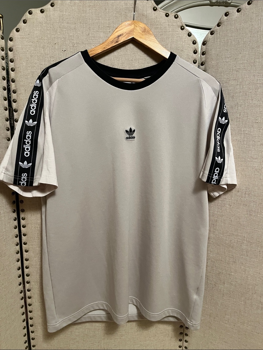 Adidas men’s tshirt size large